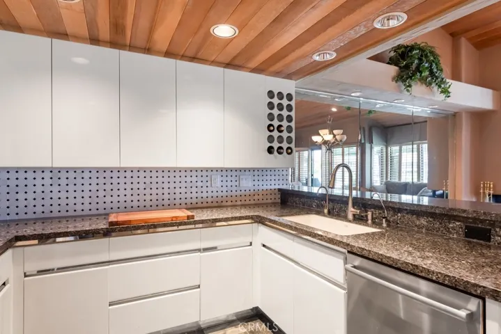 23428 Continental Way, Canyon Lake, California 92587