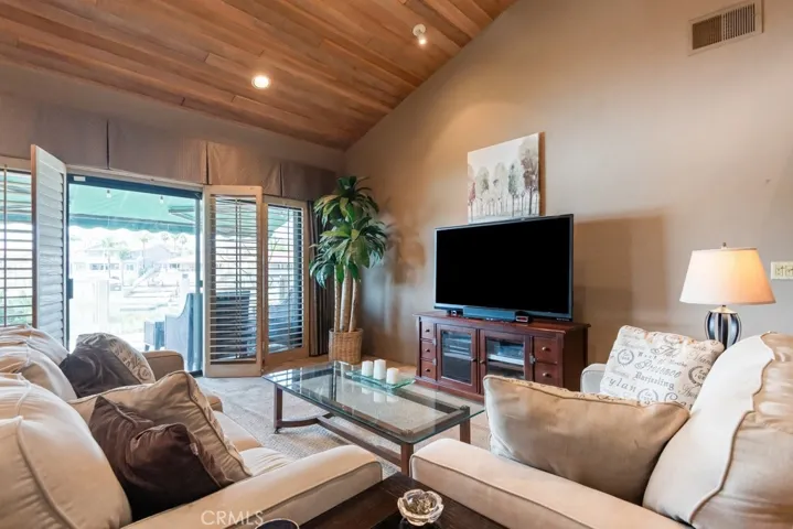 23428 Continental Way, Canyon Lake, California 92587