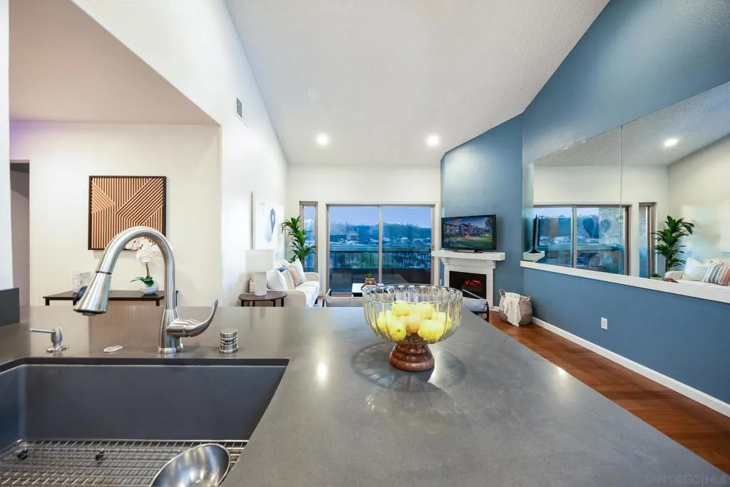 10400 Caminito Cuervo 272, San Diego, California 92108 home-pic-12