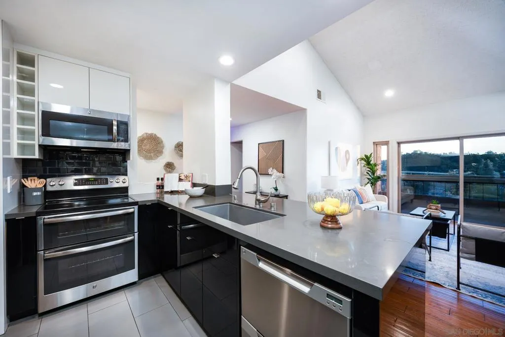 10400 Caminito Cuervo 272, San Diego, California 92108 home-pic-11