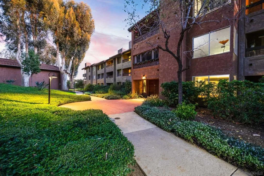 10400 Caminito Cuervo 272, San Diego, California 92108 home-pic-2