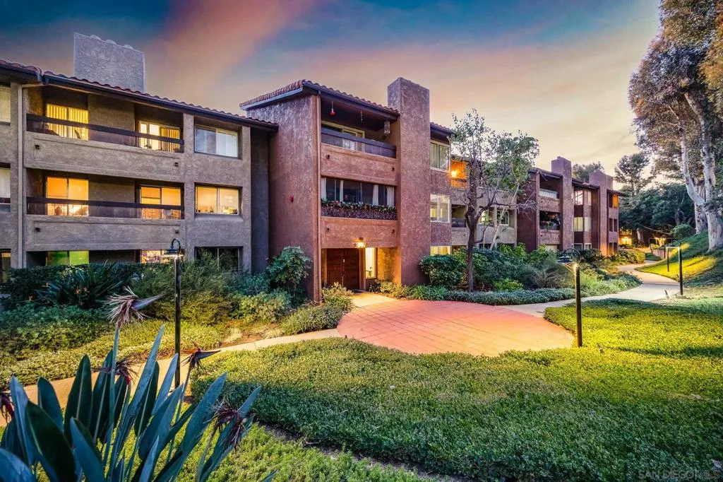 10400 Caminito Cuervo 272, San Diego, California 92108 home-pic-1