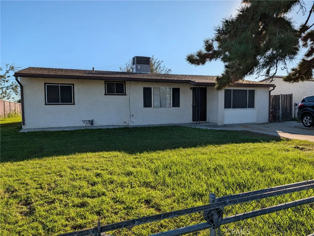 18605 Sequoia, Bloomington, California 92316 home-pic-1