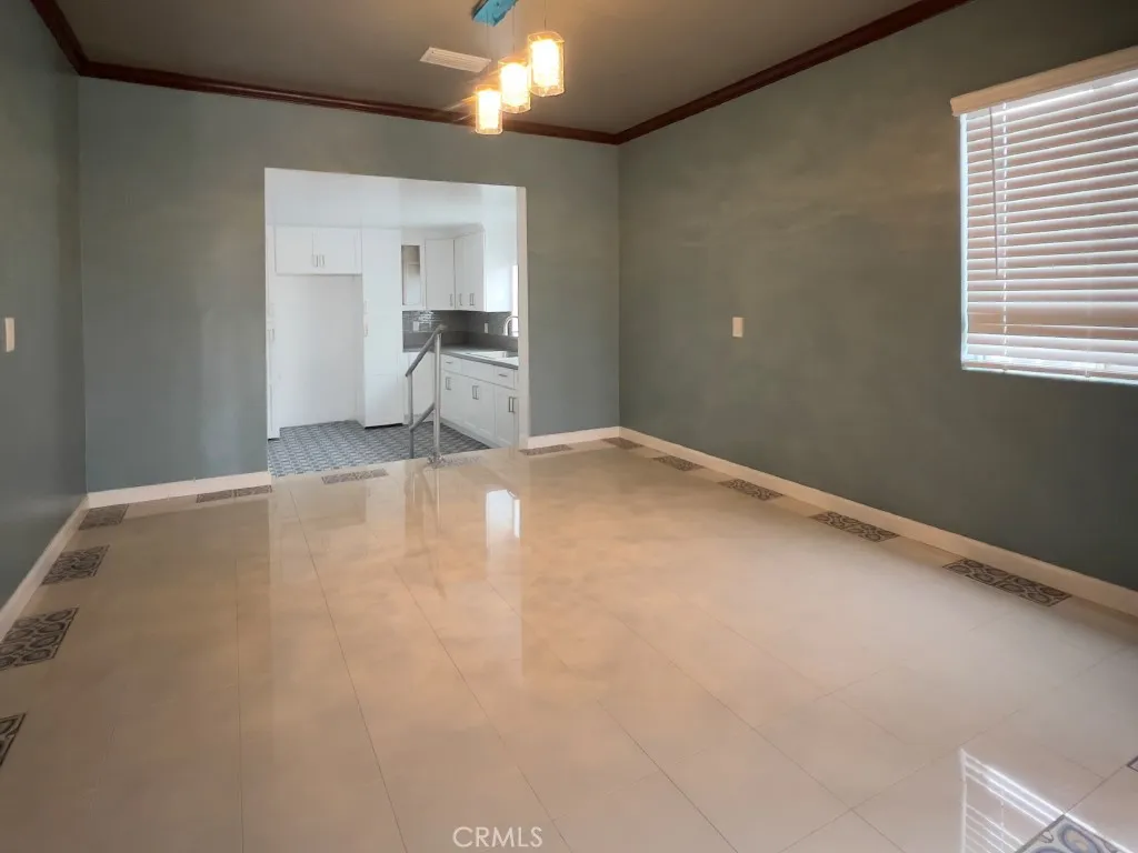 2210 N Buena Vista, Burbank, California 91504 home-pic-22