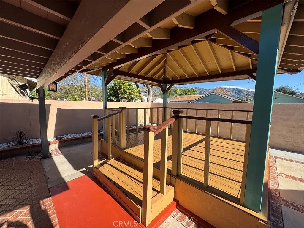 2210 N Buena Vista, Burbank, California 91504 home-pic-25