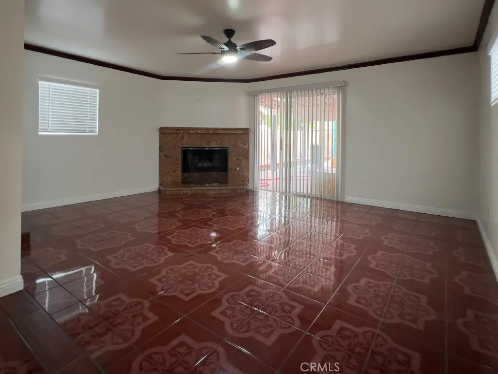 2210 N Buena Vista, Burbank, California 91504 home-pic-7