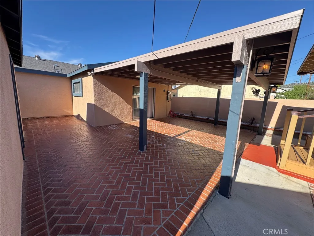 2210 N Buena Vista, Burbank, California 91504 home-pic-15