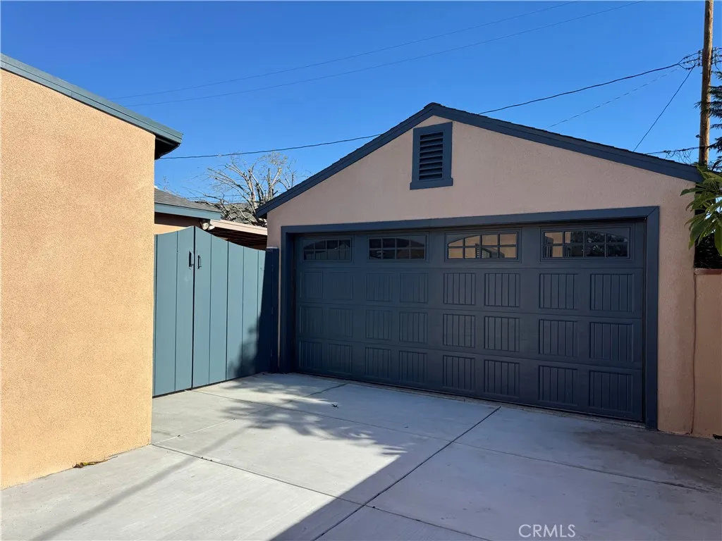 2210 N Buena Vista, Burbank, California 91504 home-pic-2