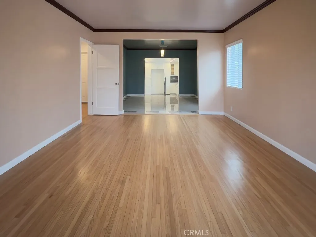 2210 N Buena Vista, Burbank, California 91504 home-pic-19