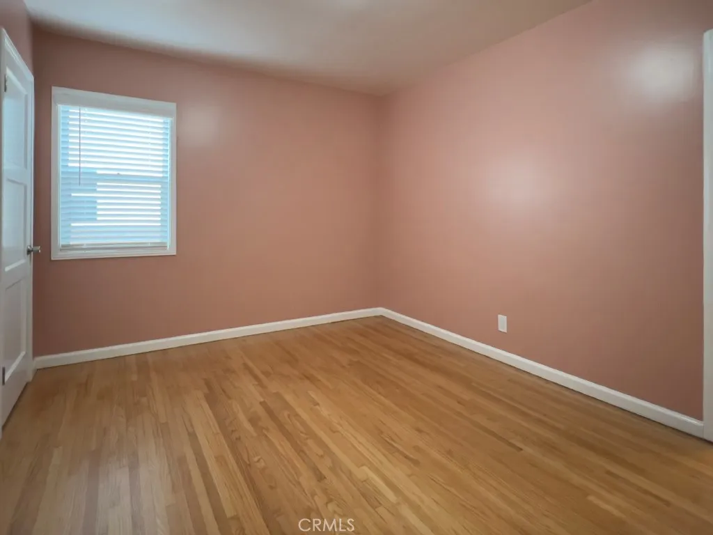 2210 N Buena Vista, Burbank, California 91504 home-pic-9
