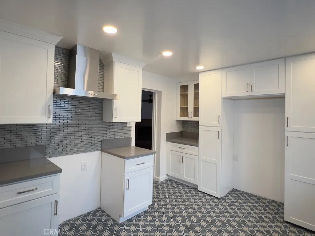 2210 N Buena Vista, Burbank, California 91504 home-pic-28