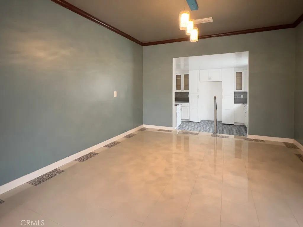 2210 N Buena Vista, Burbank, California 91504 home-pic-11