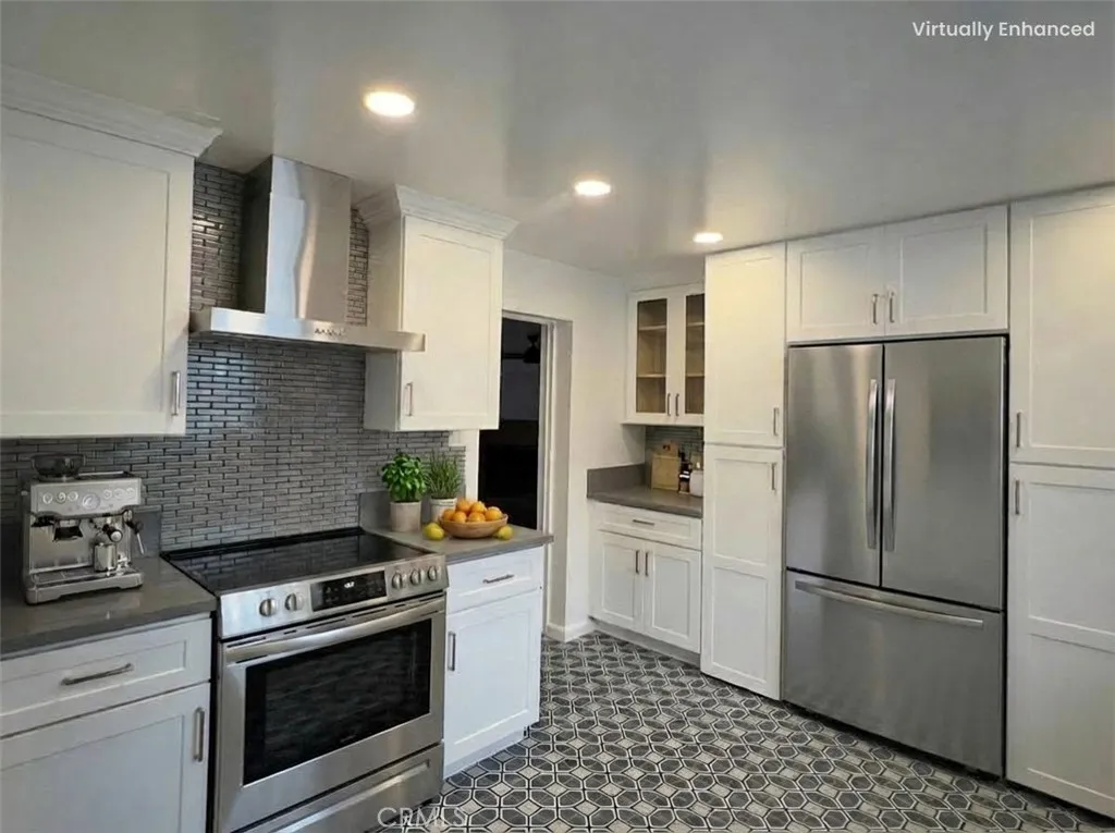 2210 N Buena Vista, Burbank, California 91504 home-pic-4