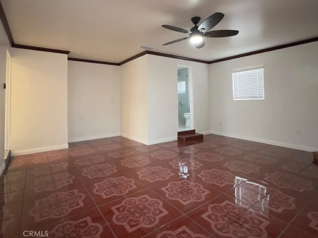 2210 N Buena Vista, Burbank, California 91504 home-pic-29