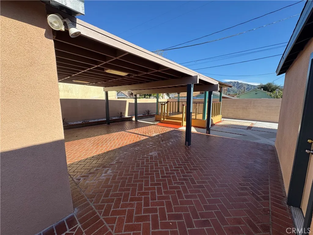 2210 N Buena Vista, Burbank, California 91504 home-pic-3
