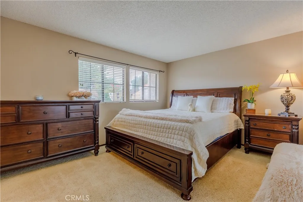 2124 Snowberry Court, Simi Valley, California 93063 home-pic-12