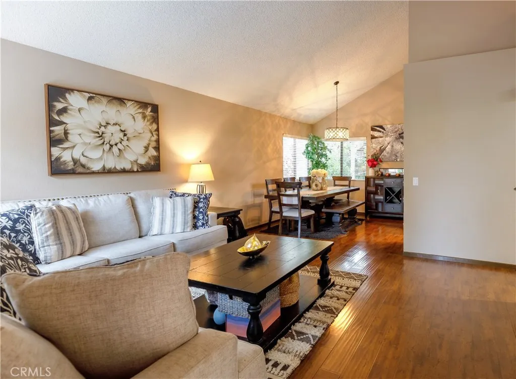 2124 Snowberry Court, Simi Valley, California 93063 home-pic-3