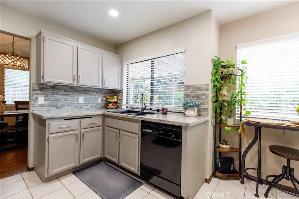 2124 Snowberry Court, Simi Valley, California 93063 home-pic-7