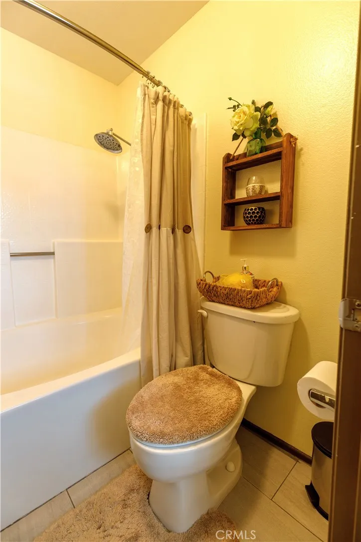 2124 Snowberry Court, Simi Valley, California 93063 home-pic-15