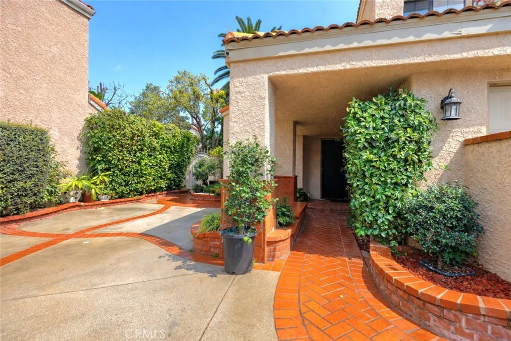2124 Snowberry Court, Simi Valley, California 93063 home-pic-22