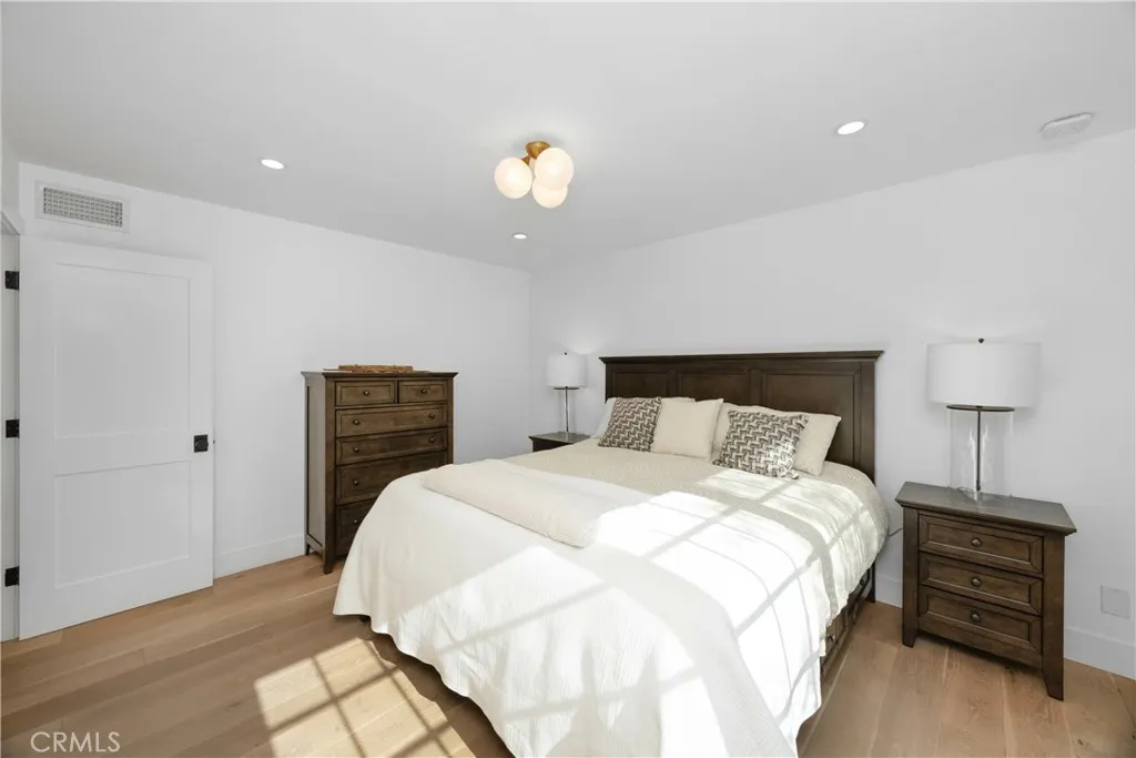 589 W Grandview Avenue, Sierra Madre, California 91024 home-pic-40