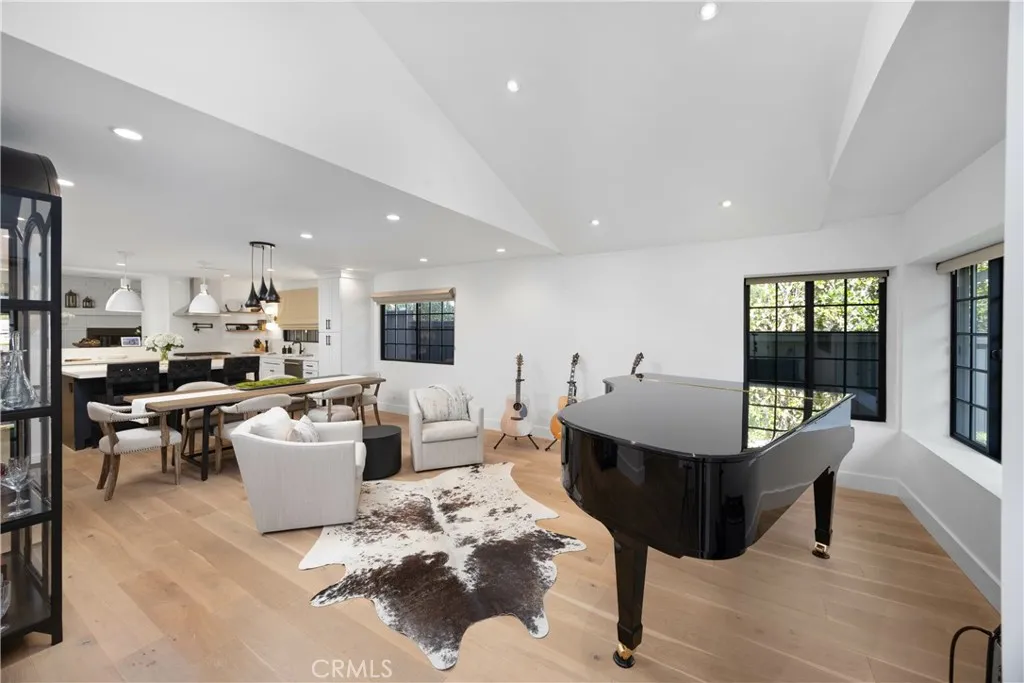 589 W Grandview Avenue, Sierra Madre, California 91024 home-pic-12