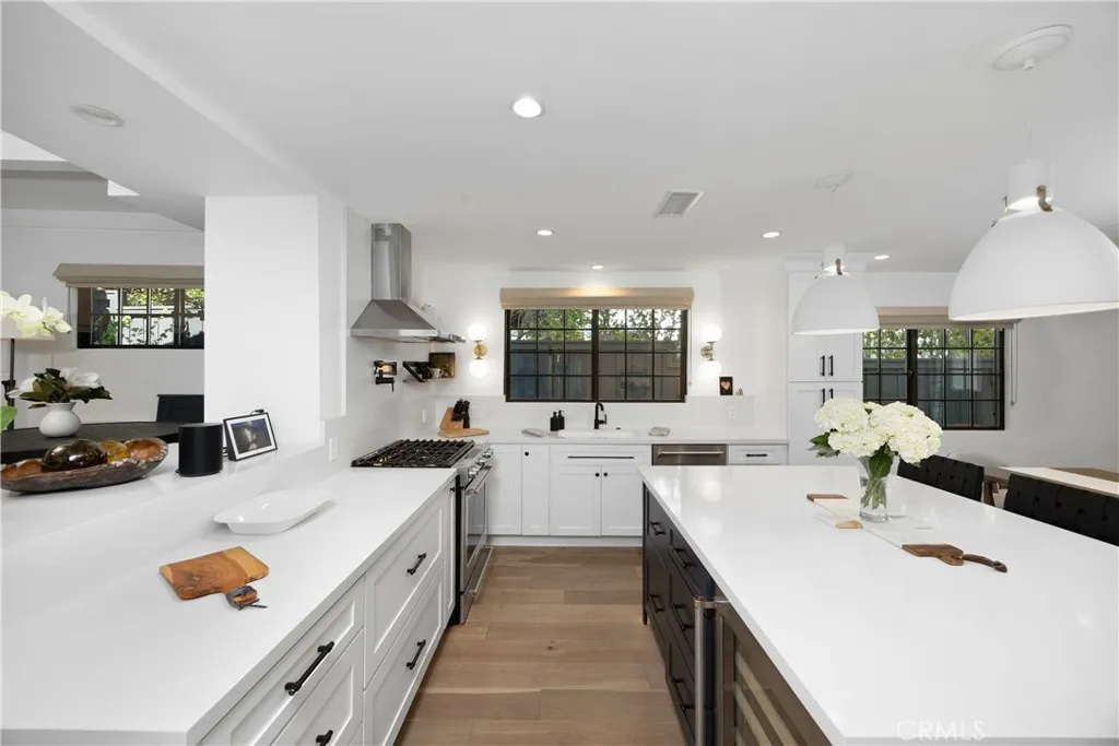589 W Grandview Avenue, Sierra Madre, California 91024 home-pic-24