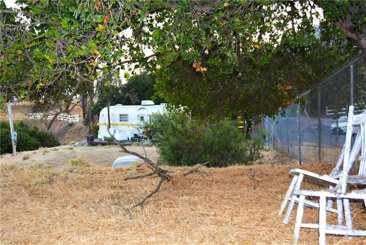 Sit a while under the acient oak for comtemplation & let the stress fall off your shoulders while enjoying the view and the feeling of success.