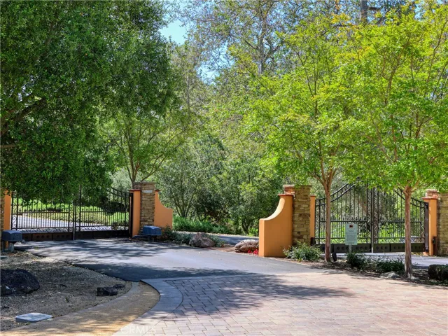 Las Ventanas Ranch Gate