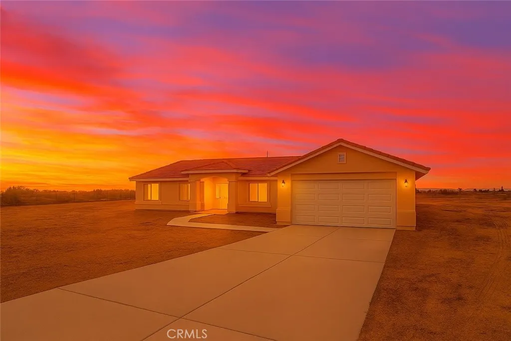12275 Barbet, Phelan, California 92371 home-pic-1