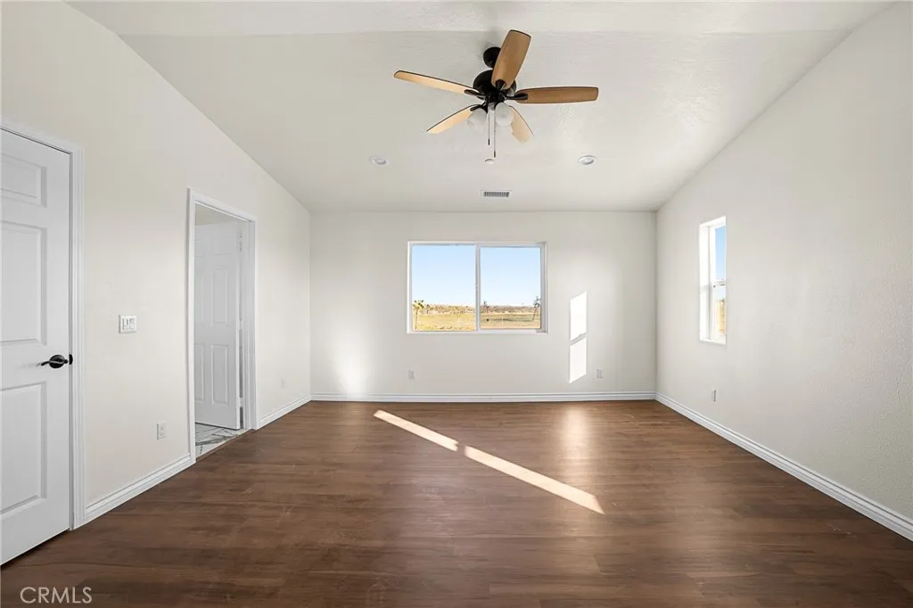 12275 Barbet, Phelan, California 92371 home-pic-31