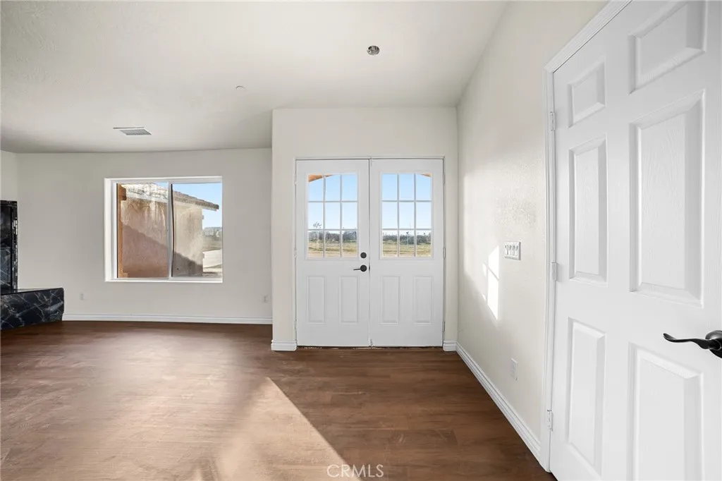 12275 Barbet, Phelan, California 92371 home-pic-14