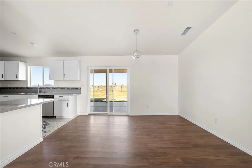 12275 Barbet, Phelan, California 92371 home-pic-18