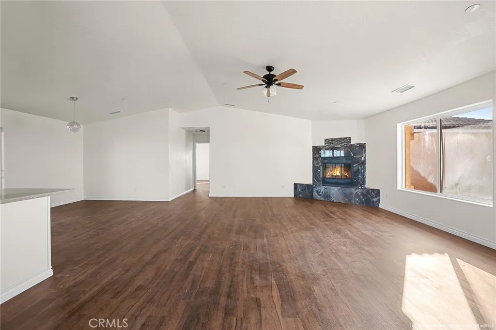 12275 Barbet, Phelan, California 92371 home-pic-16