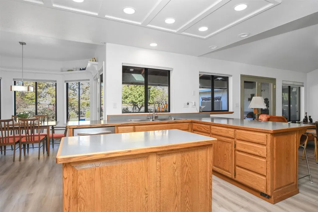 23751 Marsh Creek Rd, Brentwood, California 94513 home-pic-21