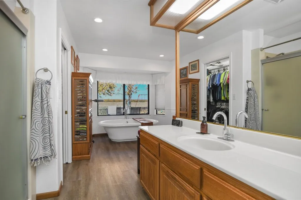 23751 Marsh Creek Rd, Brentwood, California 94513 home-pic-28