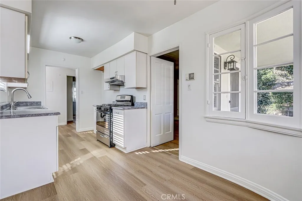 1428 Ocean Park, Santa Monica, California 90405 home-pic-9