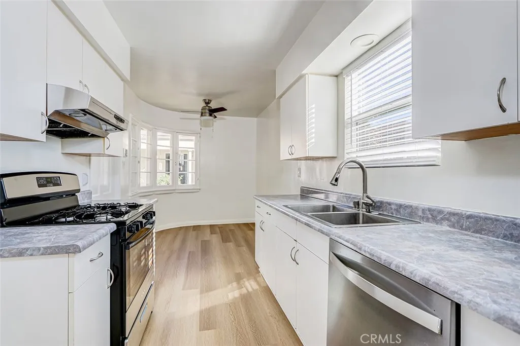 1428 Ocean Park, Santa Monica, California 90405 home-pic-12