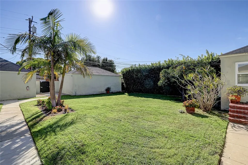 1428 Ocean Park, Santa Monica, California 90405 home-pic-24