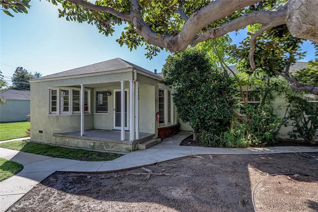 1428 Ocean Park, Santa Monica, California 90405 home-pic-3