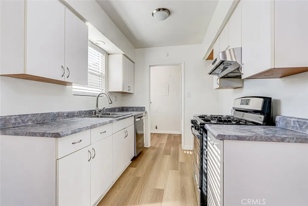 1428 Ocean Park, Santa Monica, California 90405 home-pic-10
