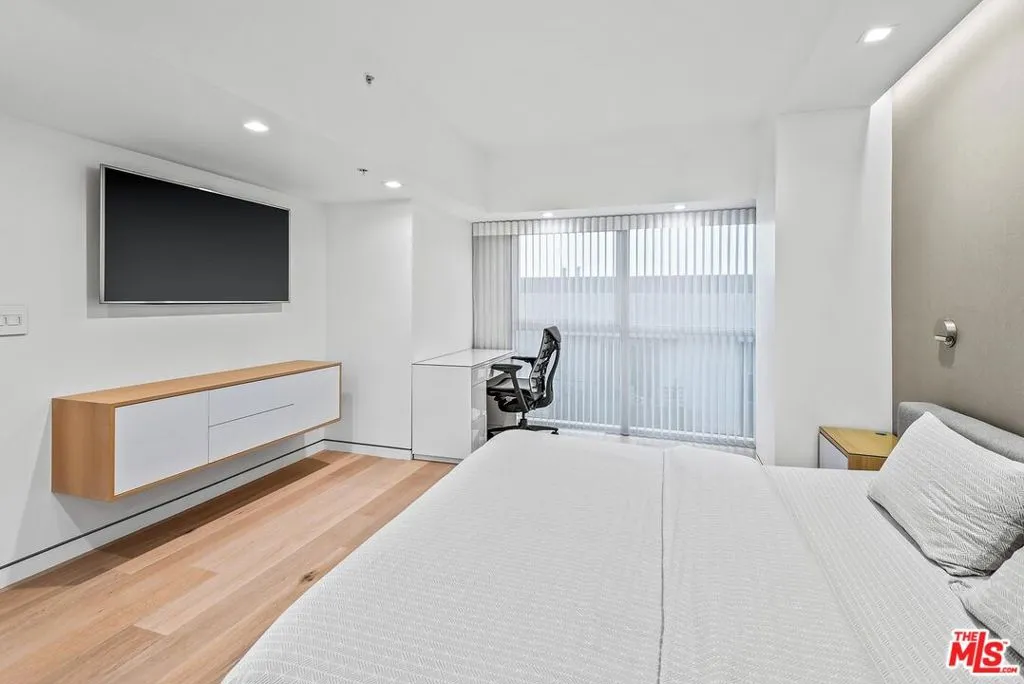 13700 Marina Pointe Drive 617, Marina Del Rey, California 90292 home-pic-12