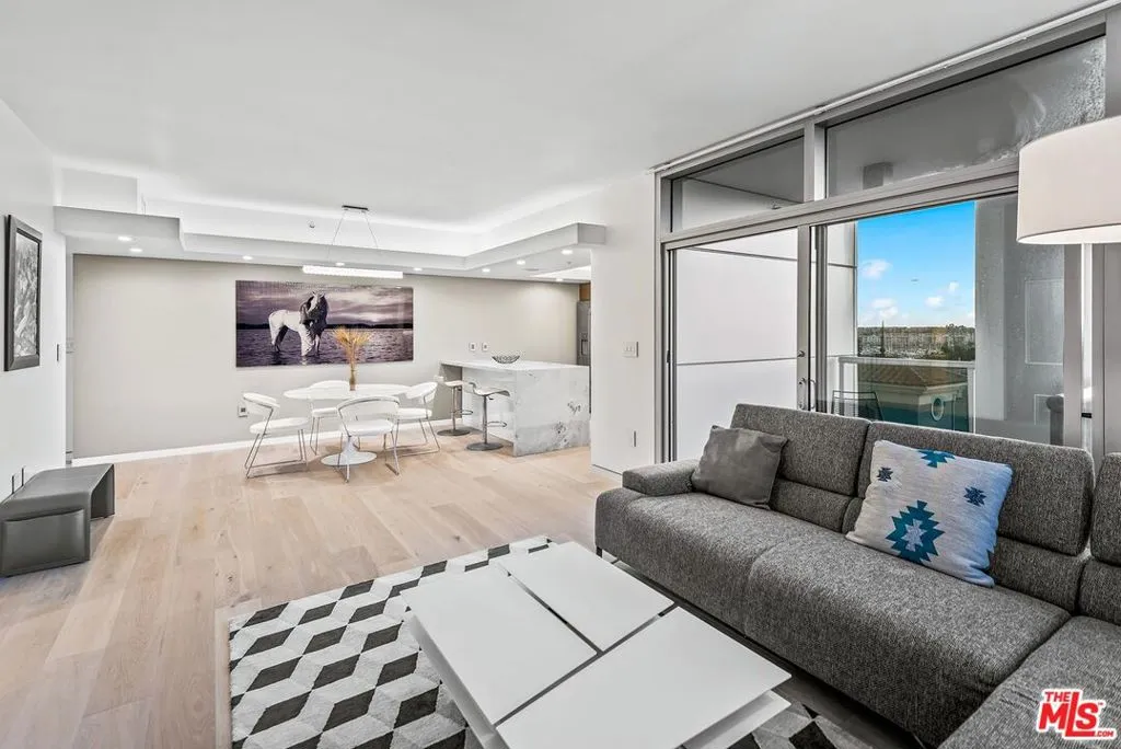 13700 Marina Pointe Drive 617, Marina Del Rey, California 90292 home-pic-4