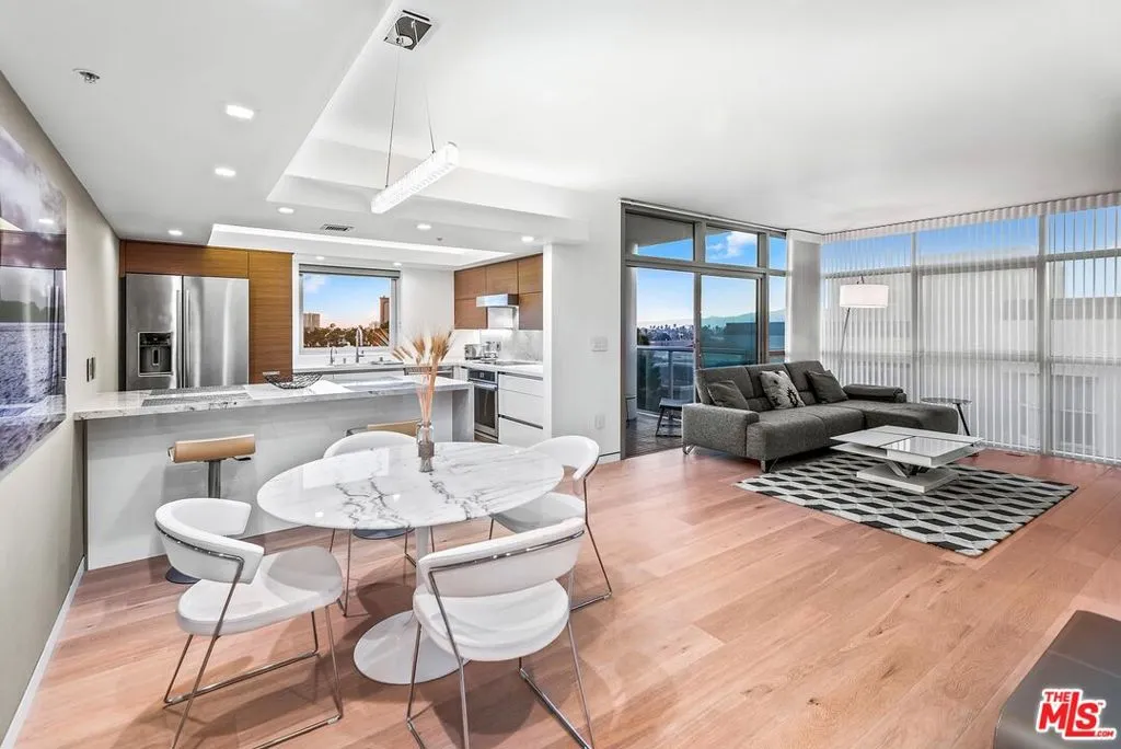 13700 Marina Pointe Drive 617, Marina Del Rey, California 90292 home-pic-1