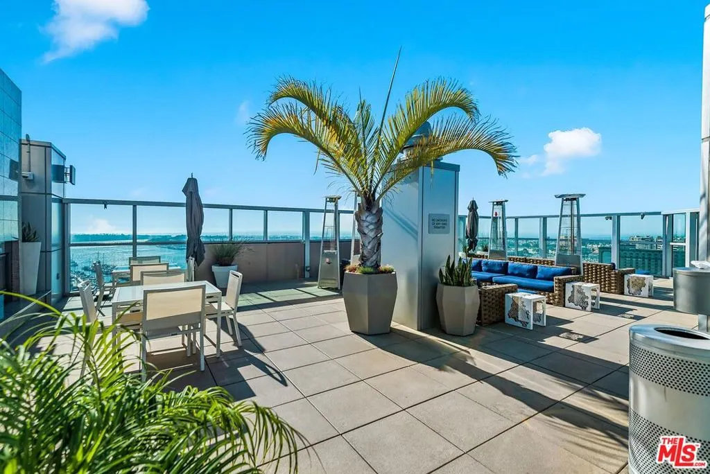 13700 Marina Pointe Drive 617, Marina Del Rey, California 90292 home-pic-58