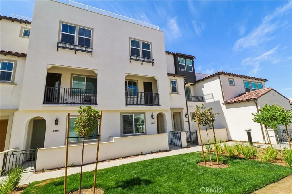 1322 Cantada Court, El Cajon, California 92019 home-pic-1