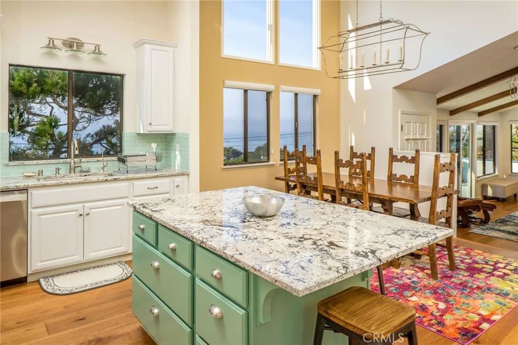 5198 Whitehall Avenue, Cambria, California 93428 home-pic-2