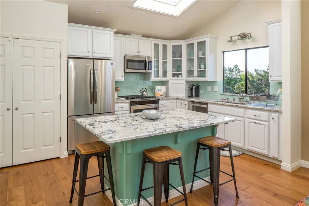 5198 Whitehall Avenue, Cambria, California 93428 home-pic-3