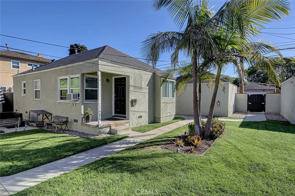 1502 Ocean Park, Santa Monica, California 90405 home-pic-4