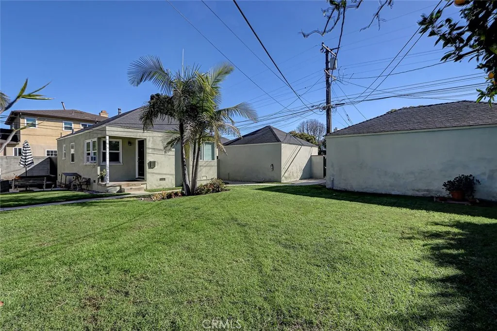 1502 Ocean Park, Santa Monica, California 90405 home-pic-5